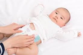 Bỉm bị vón cục có nên dùng tiếp không?